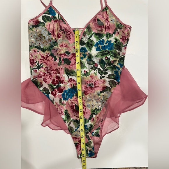 Vintage Victoria’s Secret Floral Bodysuit Lingerie Petite XS/S Button Crotch - Picture 9 of 10